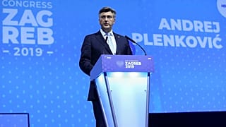 دولت کرواسی با پیشنهاد افزایش حقوق معلمان این کشور موافقت کرد