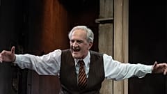 Ο θάνατος του εμποράκου: Ο Δημήτρης Καταλειφός στο ρέκβιεμ για το αμερικανικό όνειρο