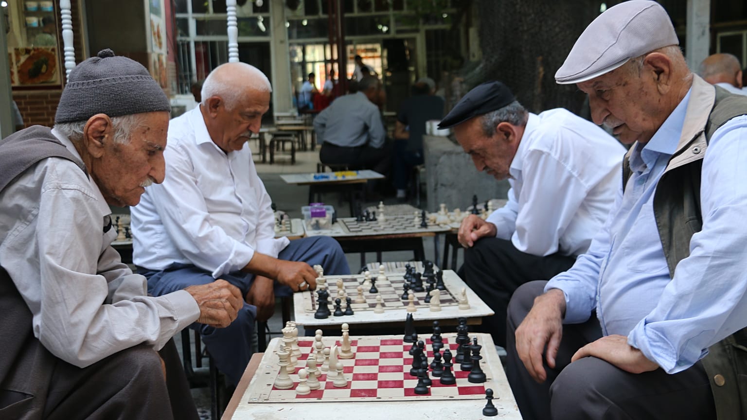 OECD: Türkiye’de milli gelirin yaklaşık yüzde 7'si emekli maaşlarına gidiyor 