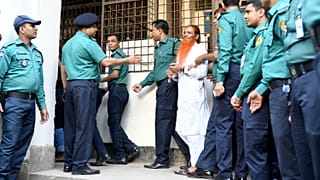 Bangladeş'te idama mahkum edilen Holey Artisan Restoran saldırganlarından biri mahkemeye getirildi