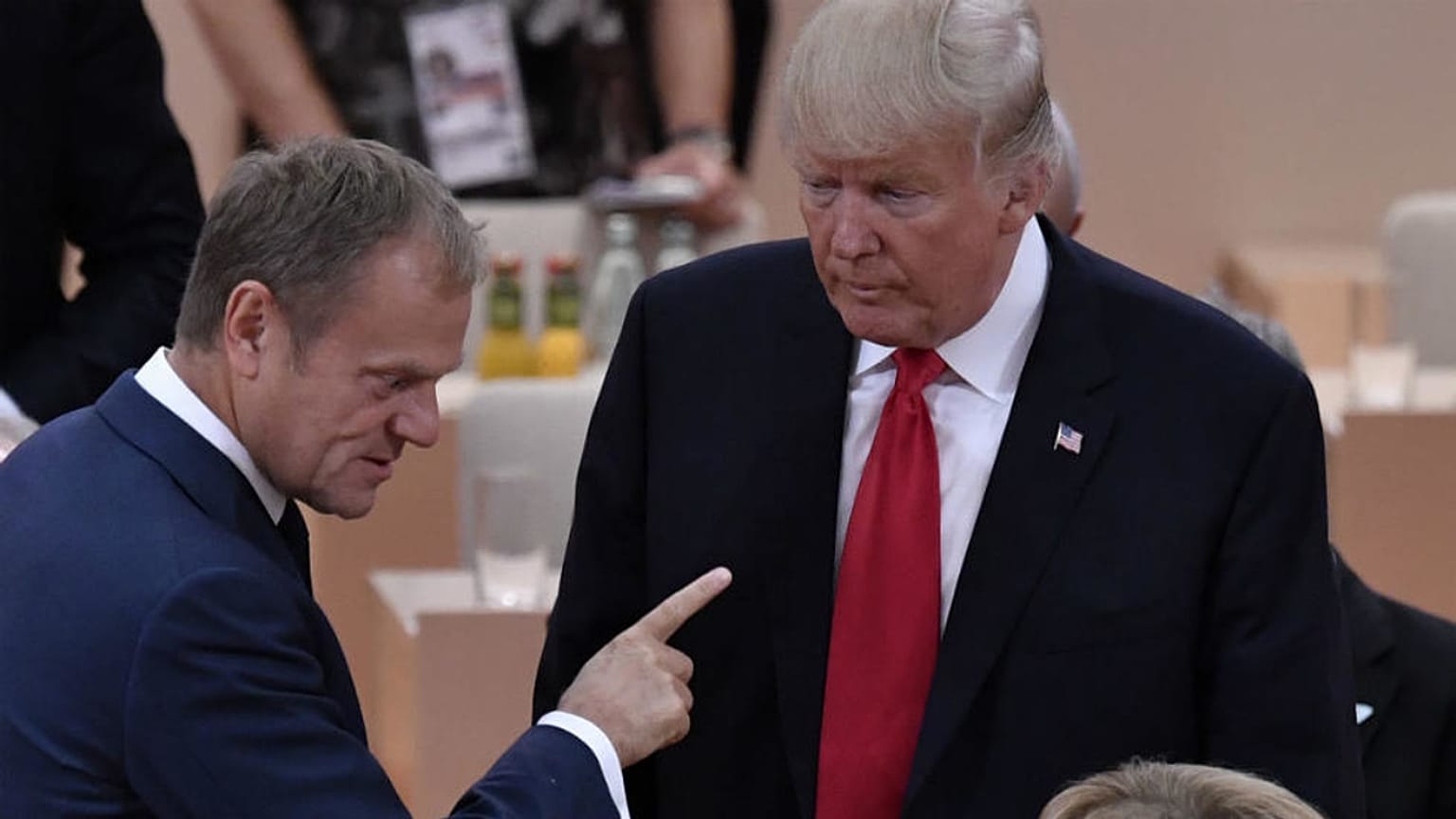 Donald Tusk ve Donald Trump 