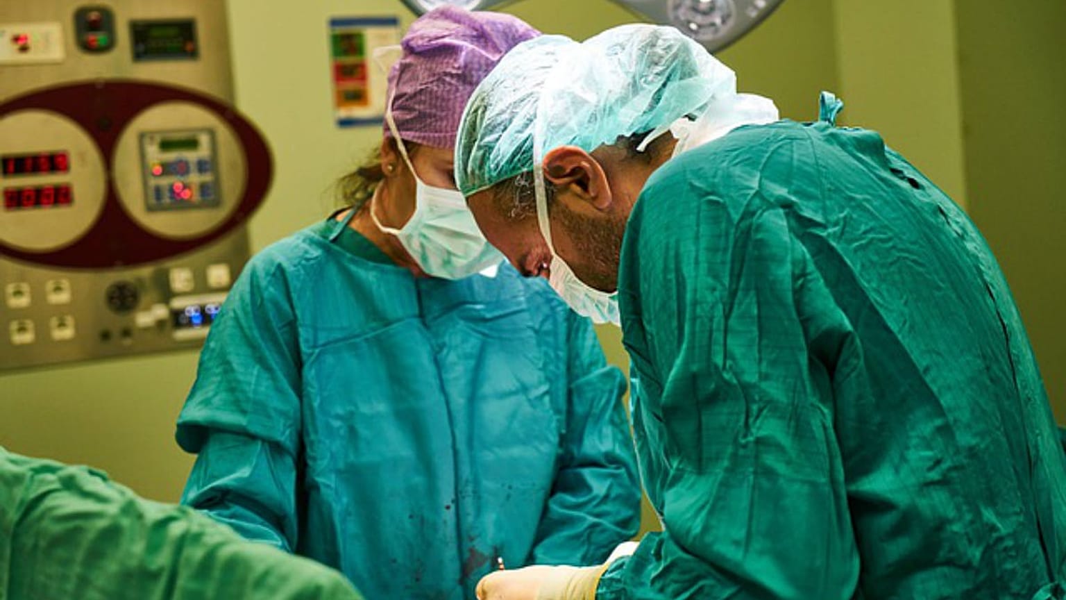 Yanlış kişiye organ nakli: İsim ve yaşları aynı hastalar karıştırıldı 