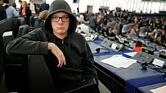 Nico Semsrott gegen unnötiges Pendeln von Brüssel nach Straßburg