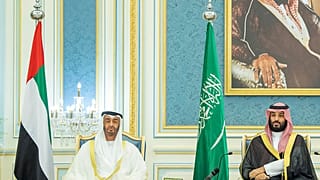شاهد: محمد بن سلمان في الإمارات والملف اليمني وأرامكو على طاولة النقاش