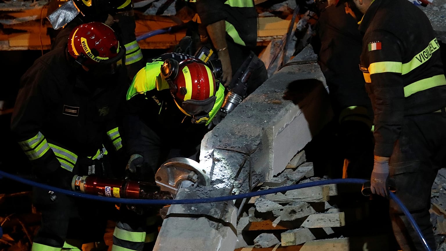 Nachbeben machen Rettungskräften in Albanien zu schaffen