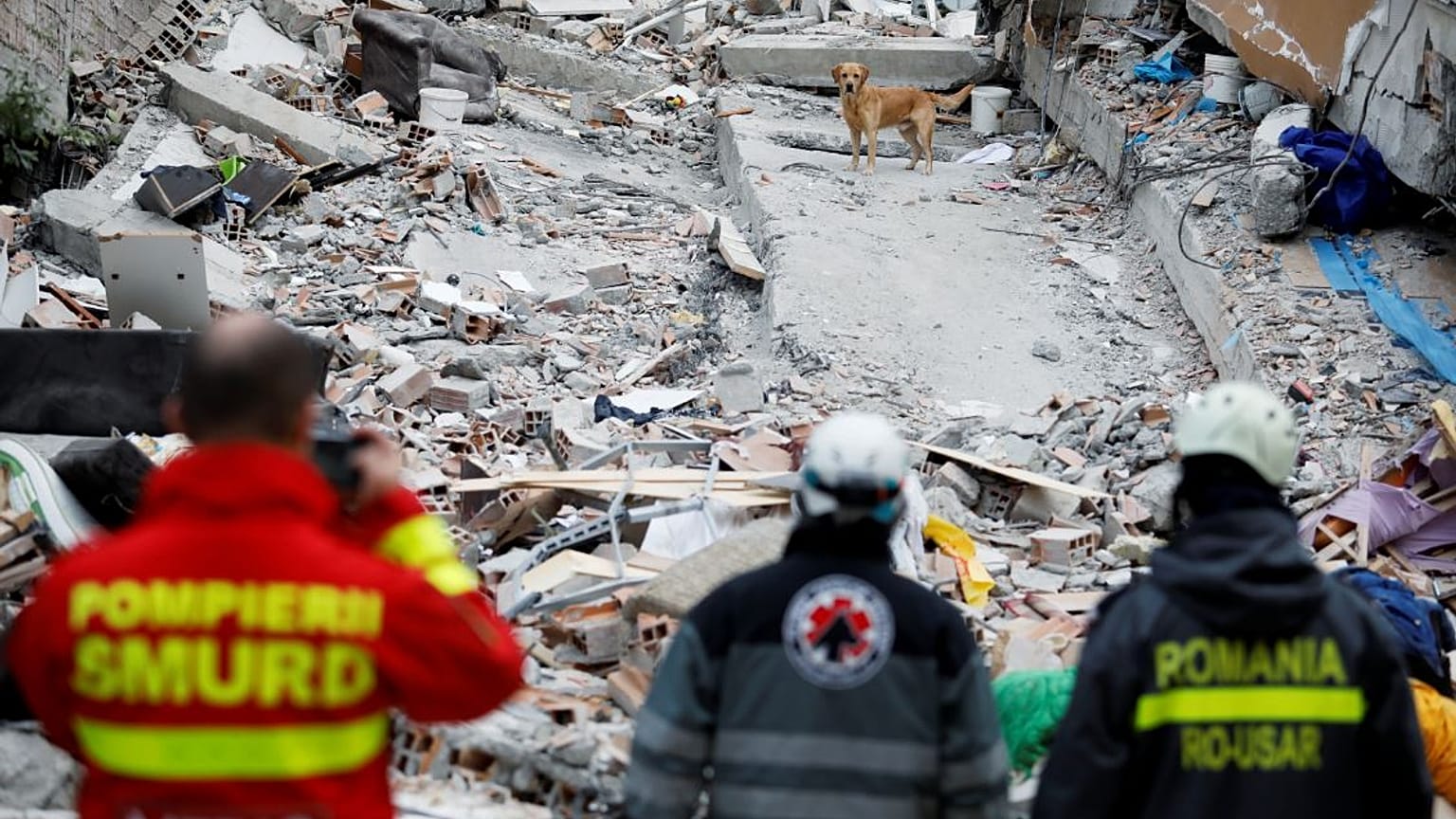 Miles de personas sin techo tras el terremoto en Albania