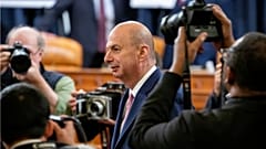 اتهامات بالتحرش الجنسي لشاهد رئيسي في تحقيق عزل ترامب
