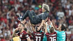 Contributo do treinador português reconhecido pelos jogadores em pleno relvado