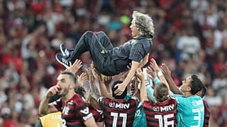 Contributo do treinador português reconhecido pelos jogadores em pleno relvado