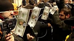Протестующих оттеснили от парламента