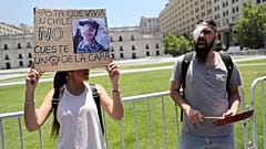 "Fino a quando vivere in Cile costerà un occhio della testa". 