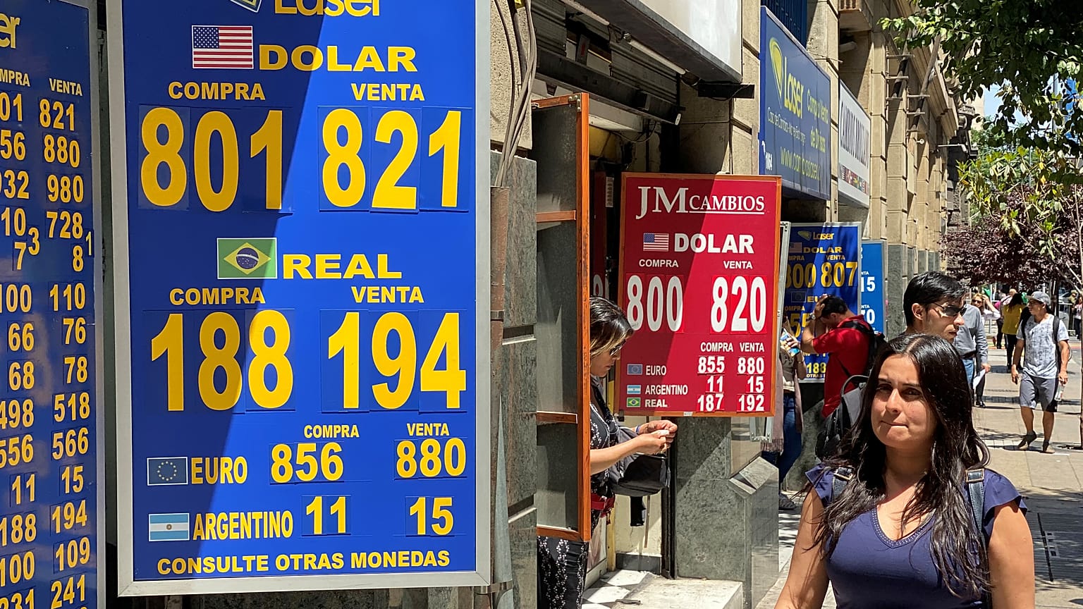 Las monedas de Chile, Colombia y Brasil se desploman debido a la inestabilidad