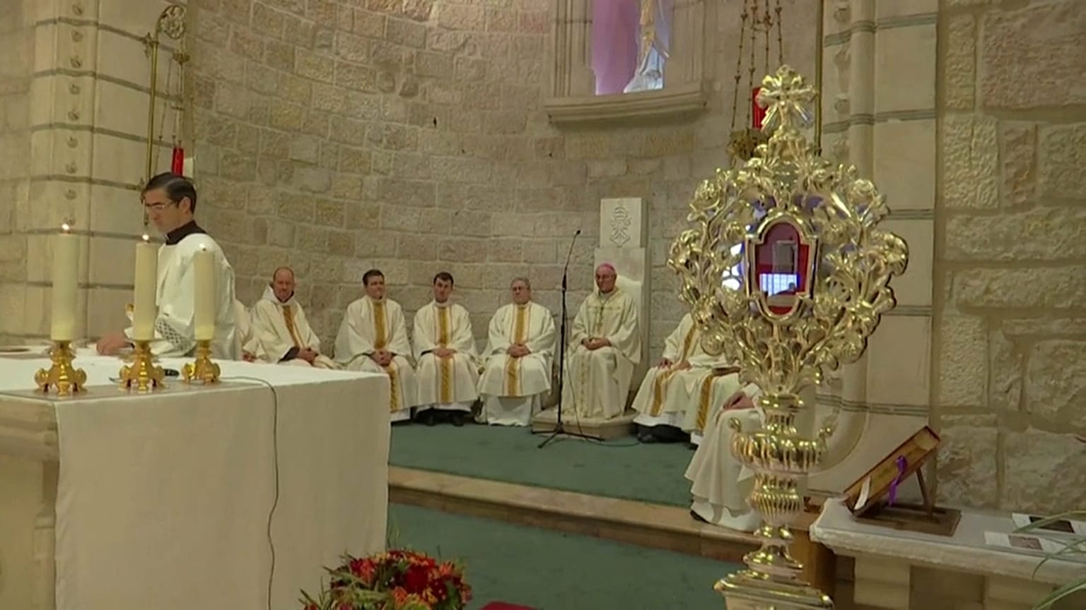 Vaticano restituisce a Betlemme un frammento della Mangiatoia di Gesù