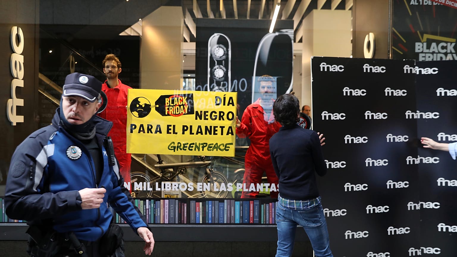 Black Friday: Ακτιβιστικές δράσεις σε όλη την Ευρώπη 