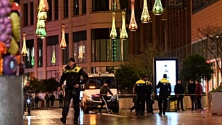 Se busca al autor del apuñalamiento en el centro de La Haya