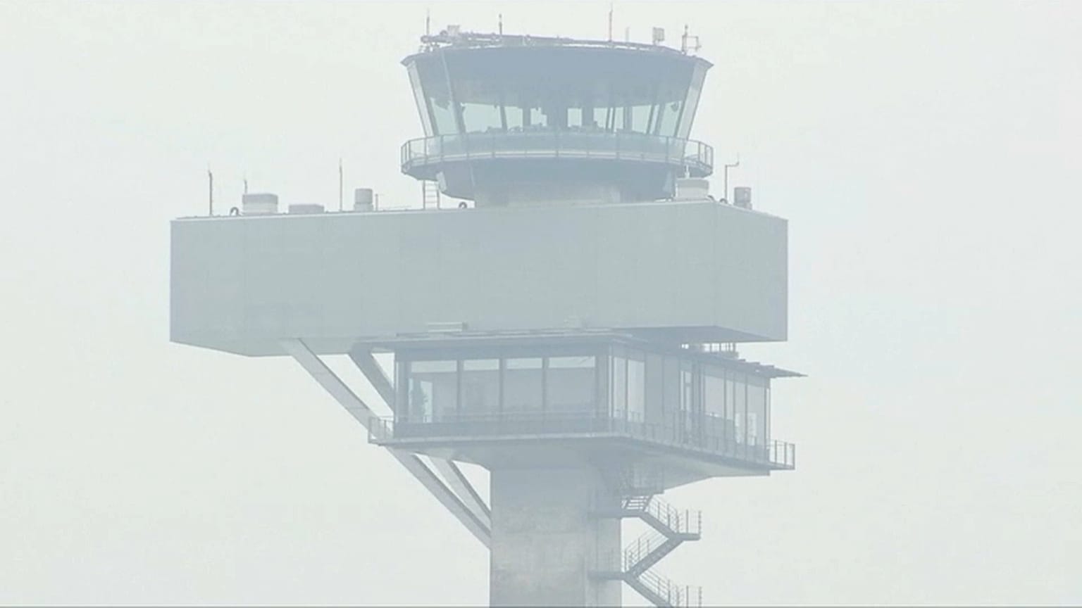 Flughafen Schönefeld: Weltkriegsbombe entschärft