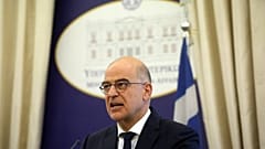 Στο Κάιρο ο Ν. Δένδιας για συνομιλίες με τον Αιγύπτιο ΥΠΕΞ
