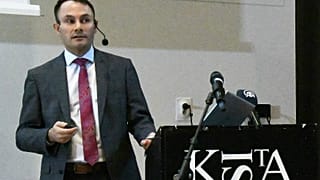 İsveç Farklı Renkler Partisi lideri Türk kökenli siyasetçi Mikail Yüksel