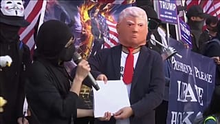 مجسّم للرئيس الأمريكي دونالد ترامب وشكر خاص من محتجي هونغ كونغ 01.12.19  