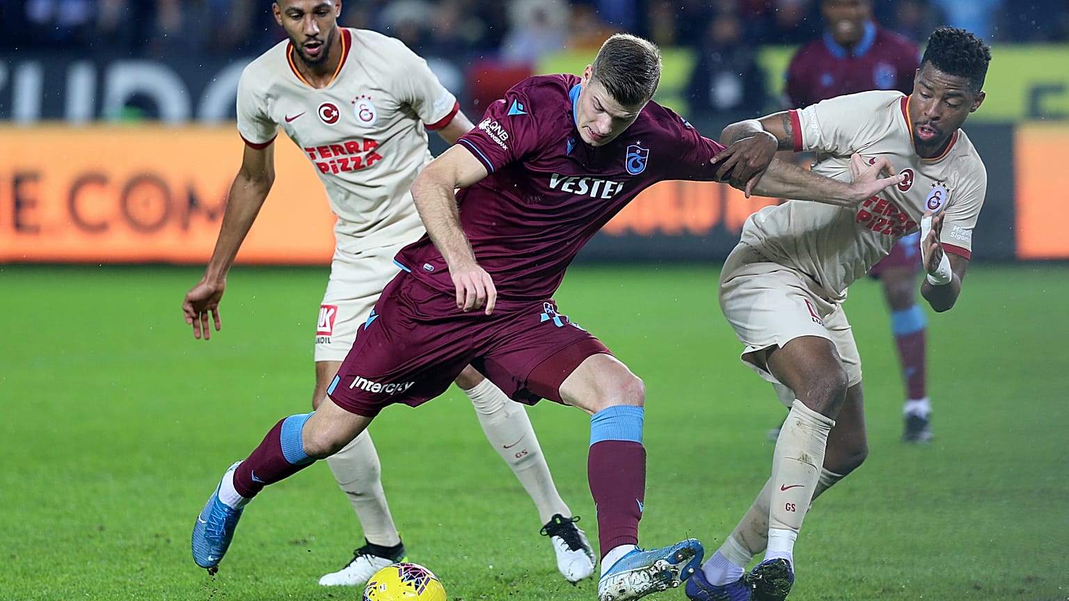 Süper Lig’in 13. haftasında Trabzonspor ile Galatasaray karşılaştı.