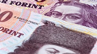 340,52 forint egy euró - ennél még sosem volt mélyebben