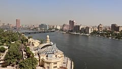 صدمة في الشارع المصري عقب انتحار طالب من أعلى برج القاهرة