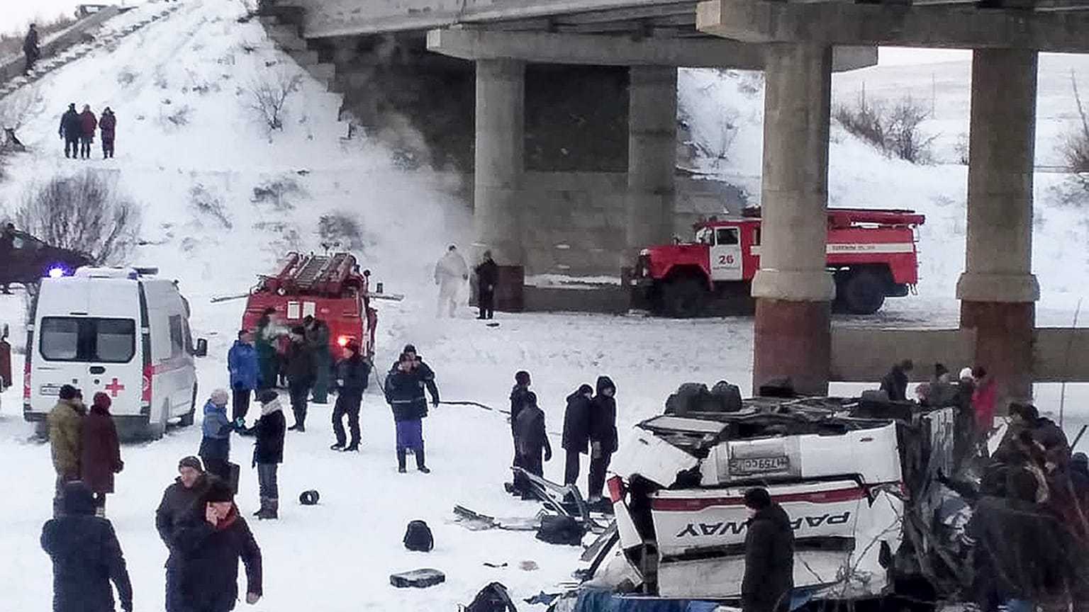 В Забайкалье траур по погибшим в ДТП с участием автобуса