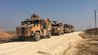 Suriye’de devriyeye çıkan 3 Rus asker ev yapımı bombanın patlamasıyla yaralandı