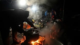 پناهجویان اردوگاه ووچیاک بوسنی با مرگ دست و پنجه نرم می‌کنند