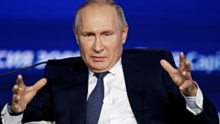 Entre la censura y el proteccionismo, Vladímit Putin firma la 'Ley anti Apple'