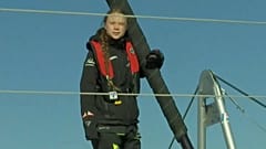 Nach 20 Tagen auf See: Greta Thunberg läuft in Lissabon ein