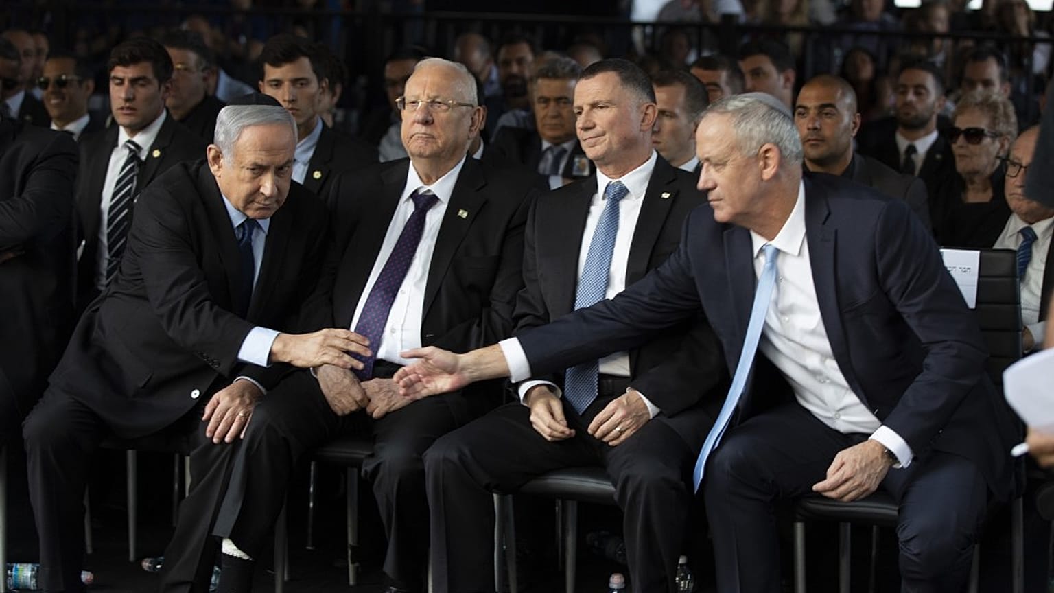 Netanyahu ile Gantz koalisyon konusunda yine anlaşamadı