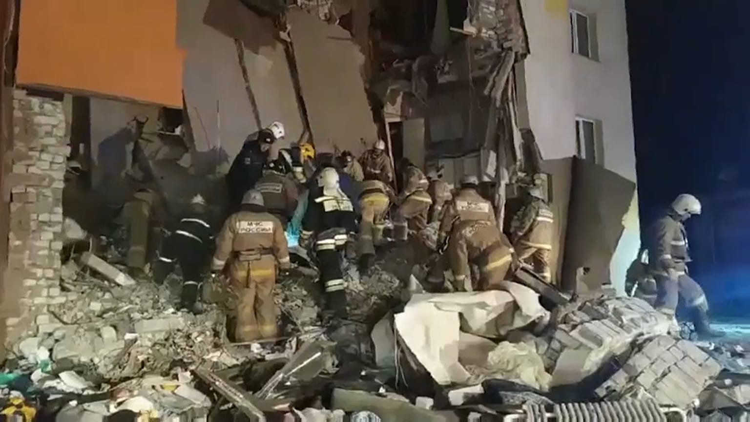 Gasexplosion verursacht Teileinsturz: Ein Todesopfer und 6 Verletzte