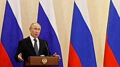 Putin'den ABD'ye suçlama: Uzayı askeri eylemlerin yapılacağı tiyatro gibi görüyorlar