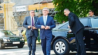 Ermenistan: Halk protestoları nedeniyle görevi bırakan Sarkisyan hakkında yolsuzluk soruşturması