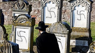 Gyűlöletellenes hivatalt nyitnak a franciák