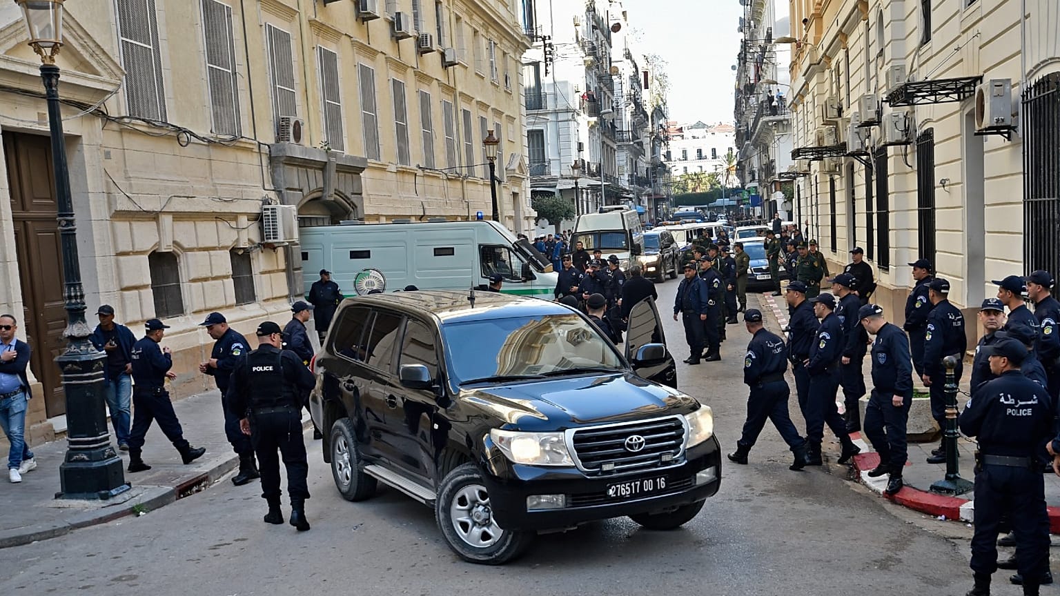 مجلس قضاء سيدى أمحمد بالعاصمة الجزائر 