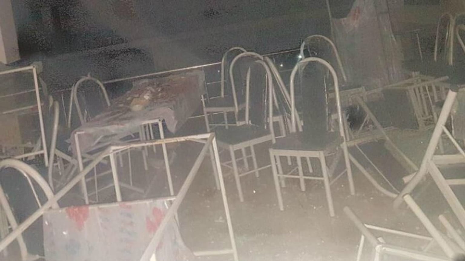 İran'ın Sakız kentinde, bir düğün salonunda gaz patlaması sonucu çıkan yangında en az 11 kişi öldü