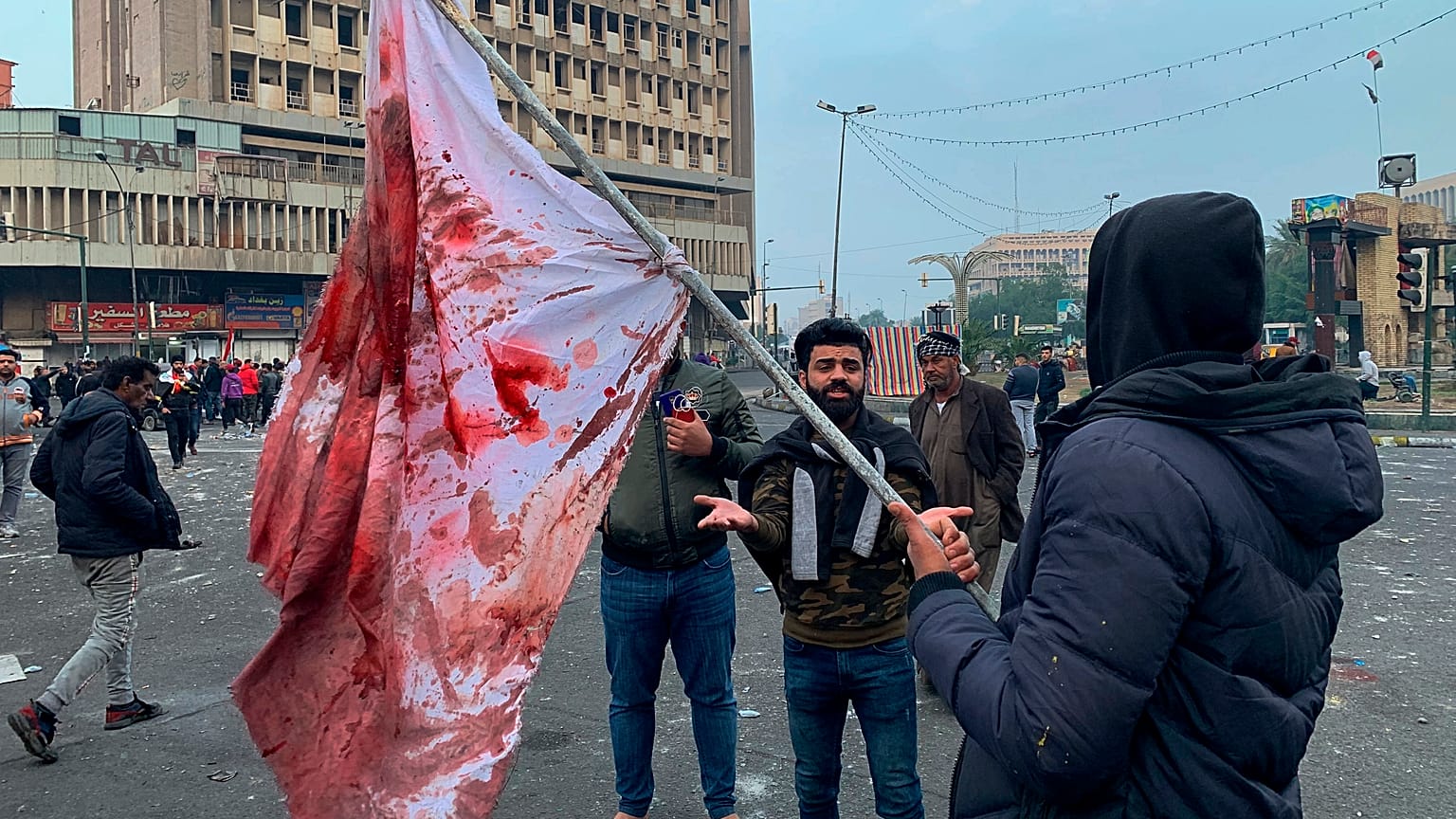 هجوم على منزل مقتدى الصدر وارتفاع حصيلة ضحايا ليلة دامية ببغداد برصاص ملثمين