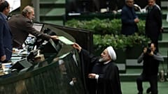 حسن روحانی بودجه سال ۹۹ را تحویل مجلس داد