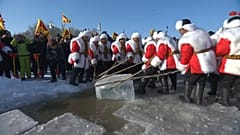 Eisernte in China: 120.00 Kubikmeter werden aus dem Wasser geholt