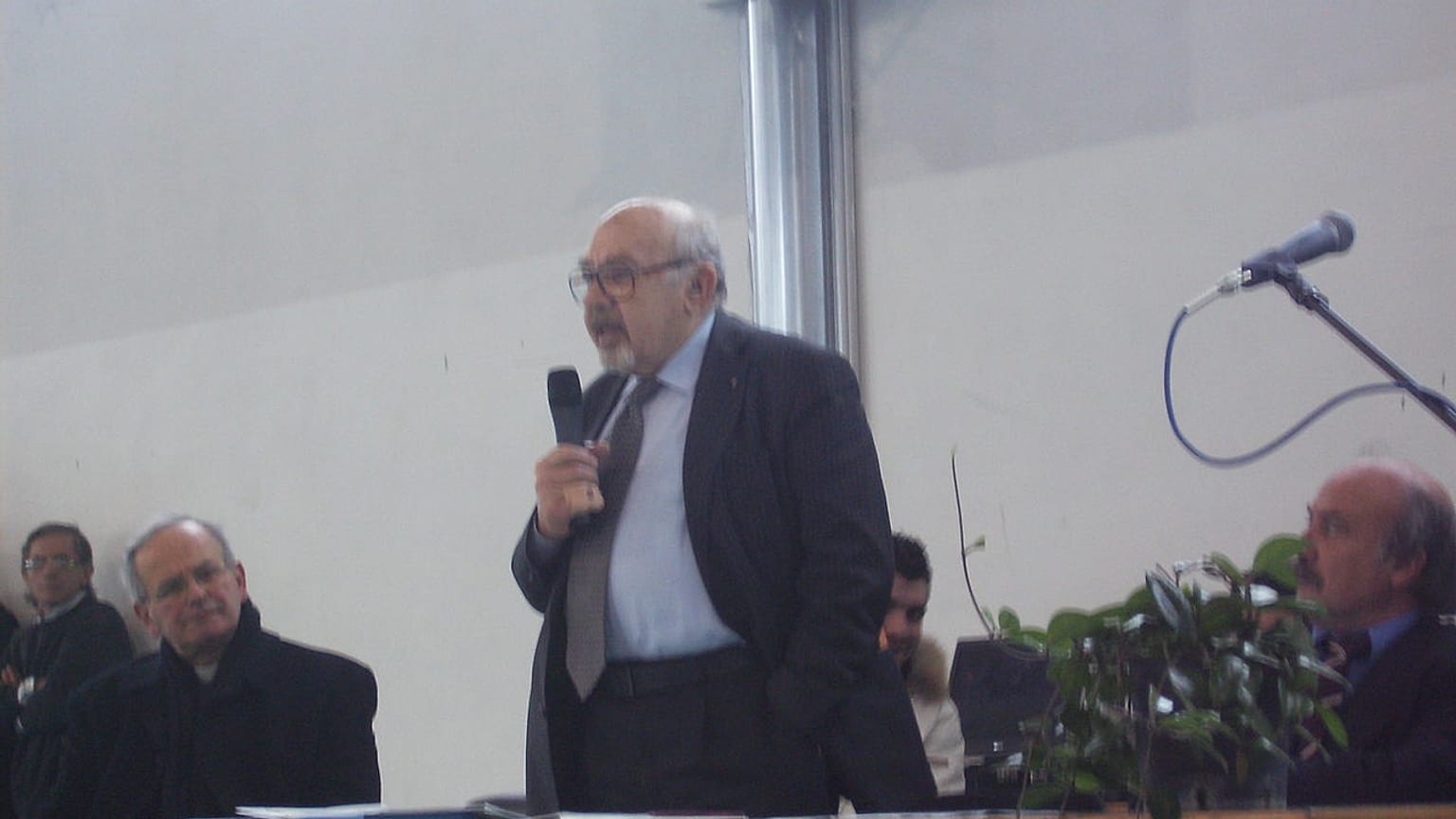 Addio a Piero Terracina, uno degli ultimi sopravvissuti ad Auschwitz 
