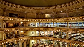 Az El Ateneo könyvesbolt belülről