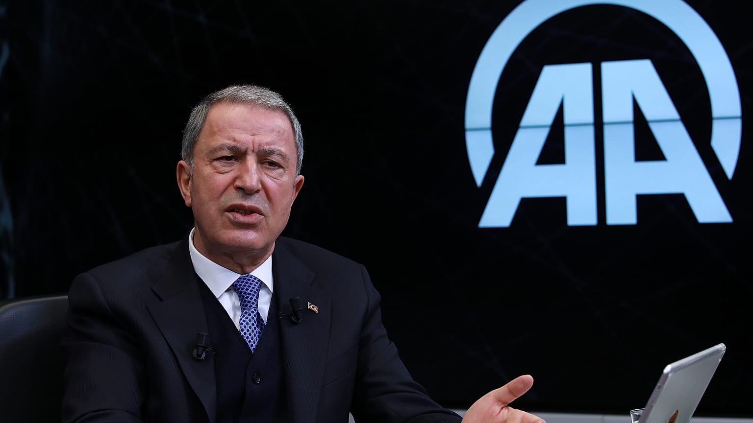 Akar: Libya'nın Atina Büyükelçisinin sınır dışı edilmesi bir 'acizlik' ve 'zafiyet'tir  