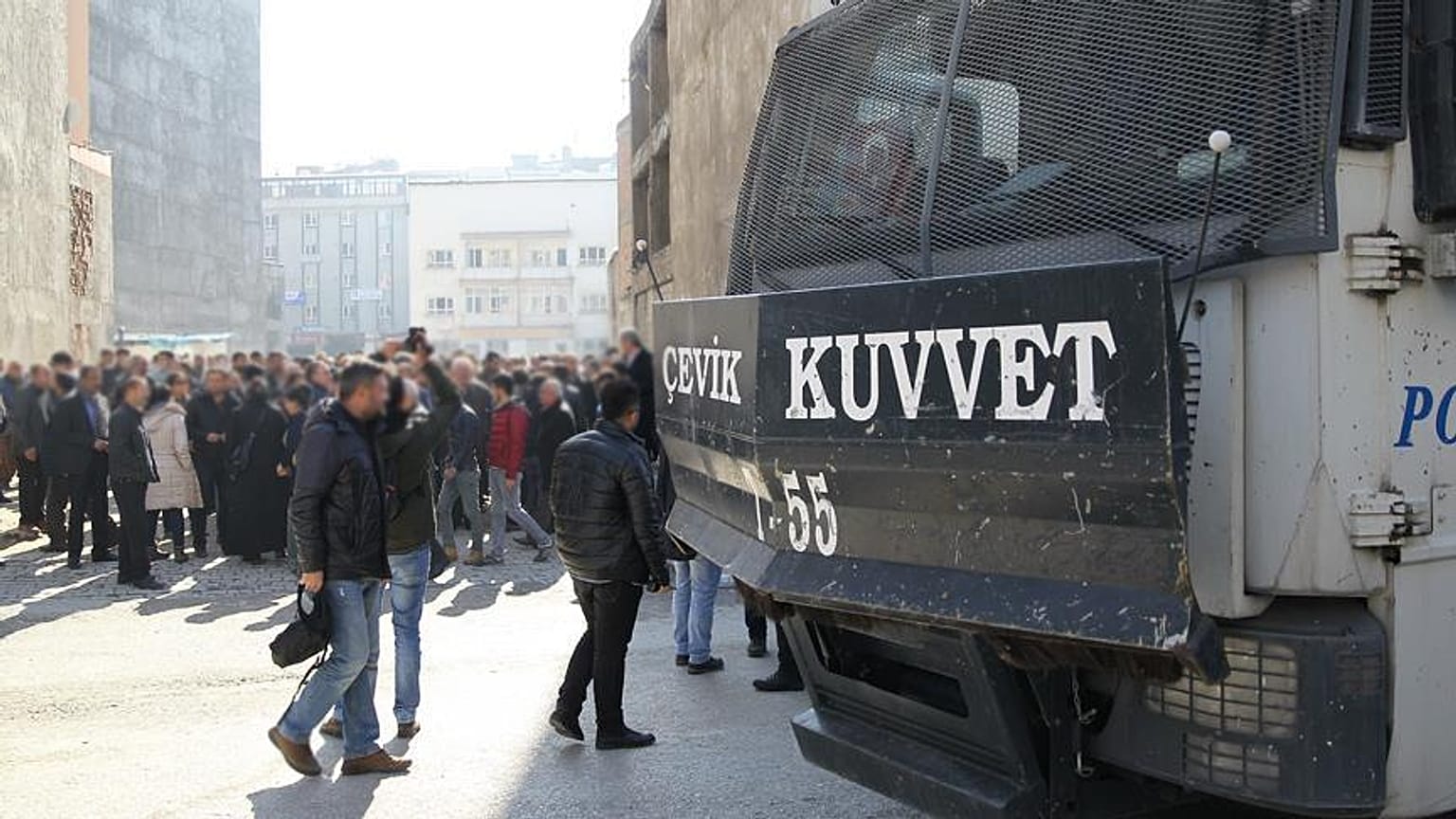 Van'da gösteri ve yürüyüş yasaklandı