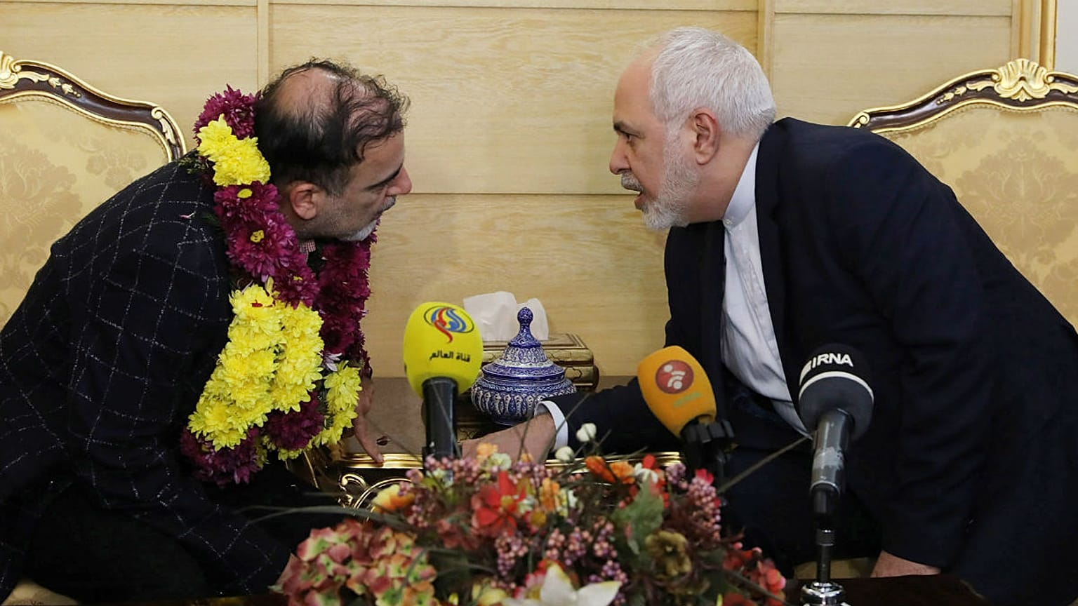 پیشنهاد مبادله همه زندانیان؛ ظریف می‌گوید توپ در زمین آمریکاست