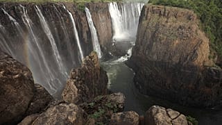 Zimbabve'deki dünyaca ünlü Victoria Şelalesi kuraklık sebebiyle susuz kaldı