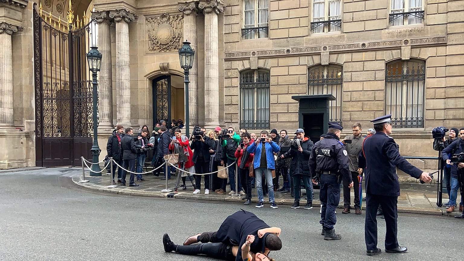 Παρίσι: Ακτιβίστριες της Femen εναντίον Πούτιν