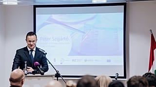 Szijjártó: a környezetvédelem nem egy kommunikációs lufi