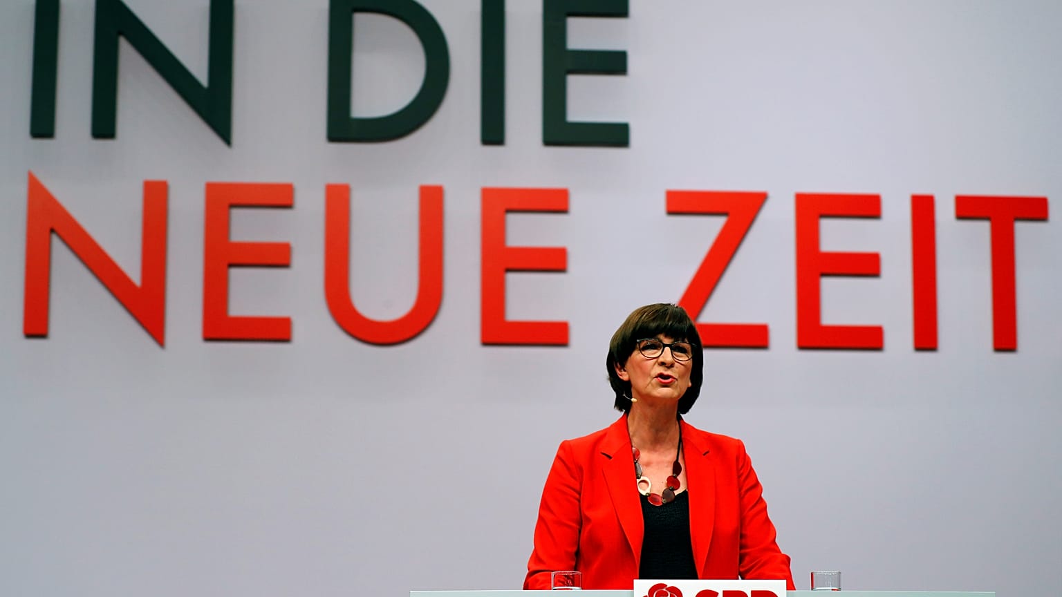 Saskia Esken und die falschen Schuhe: Shitstorm in 5 Tweets